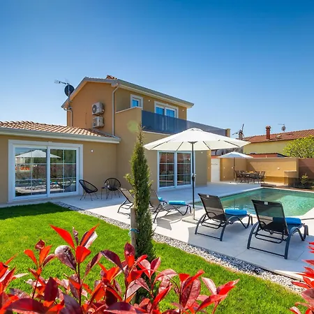 فيلة Beautiful Onit With Outdoor Pool In Vizinada