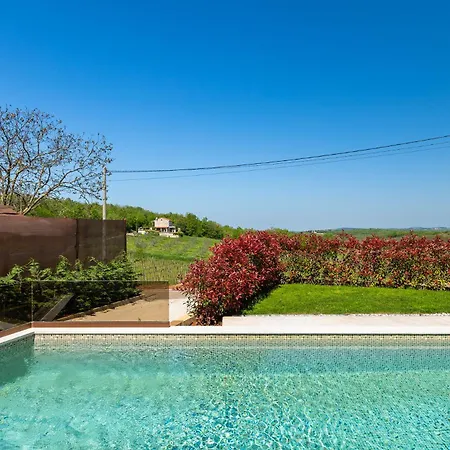 فيلة Beautiful Onit With Outdoor Pool In Vizinada Ferenci
