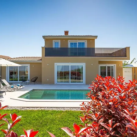 Villa Beautiful Onit With Outdoor Pool In Vizinada