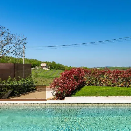 Beautiful Onit With Outdoor Pool In Vizinada