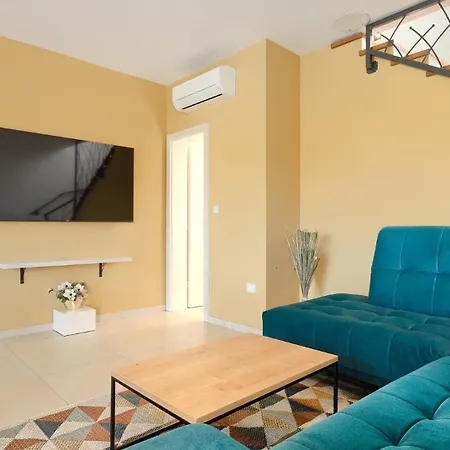 Beautiful Onit With Outdoor Pool In Vizinada Ferenci