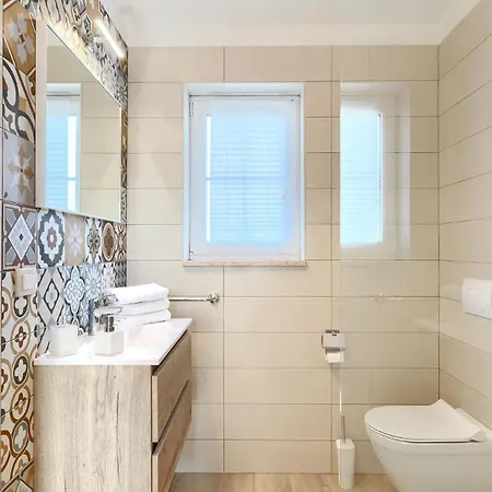 Villa Beautiful Onit With Outdoor Pool In Vizinada *